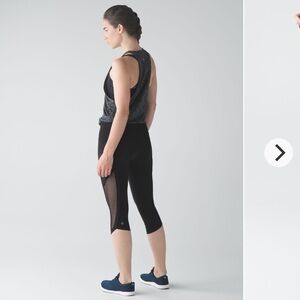 Lululemon Sun Runner Crop in Black Luxtreme/ Mesh size 10